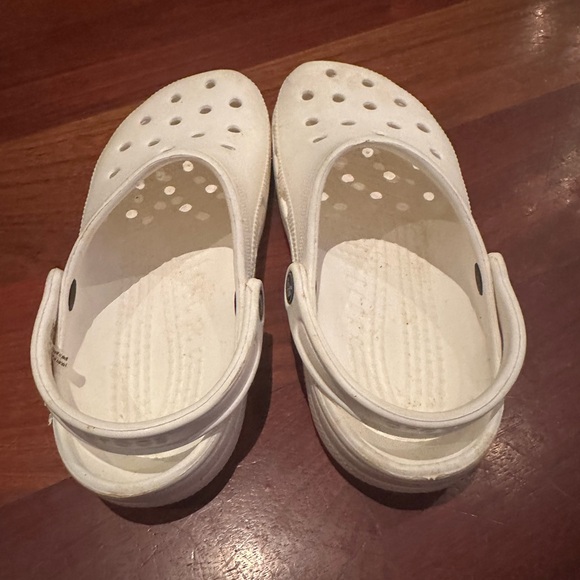 White Crocs Size 9 Women/ size 7 men - Picture 3 of 3